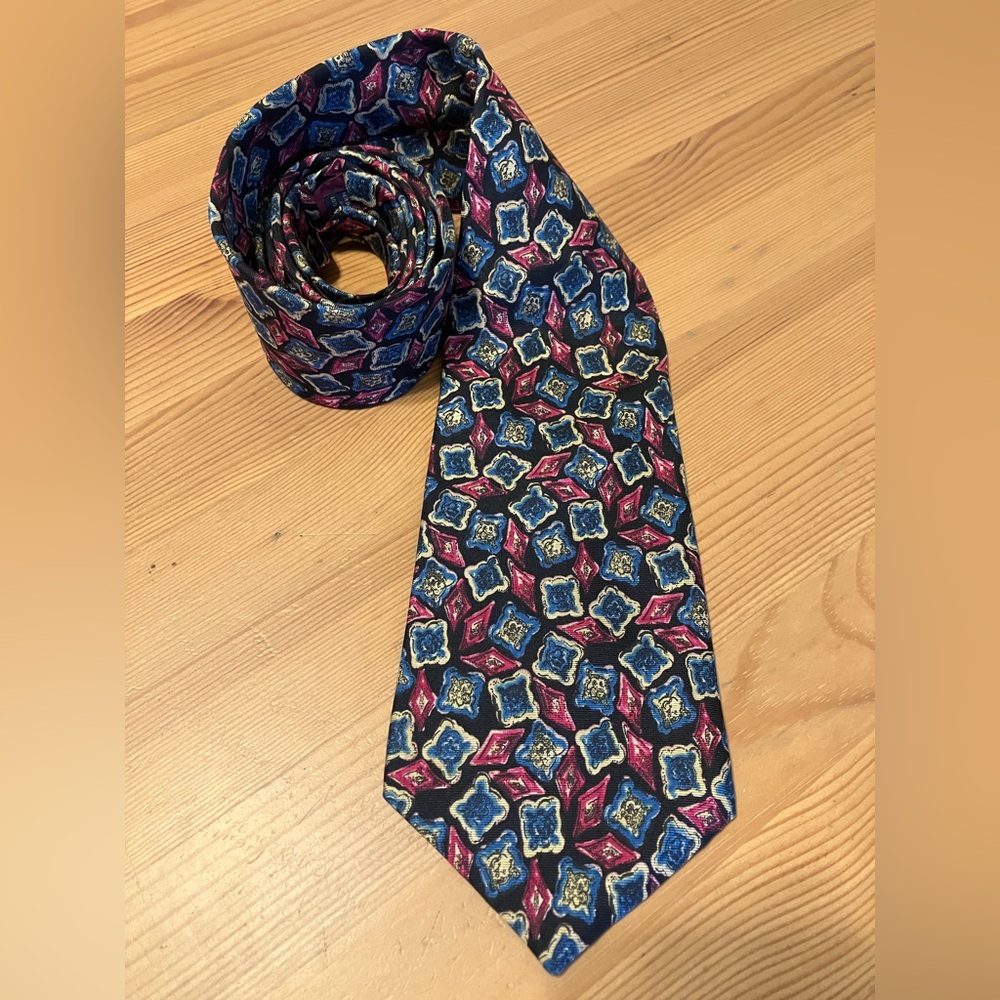 Vintage 100% Silk Tie Stewart’s Mens Wear Martinsburg WV Woven Italy Made USA